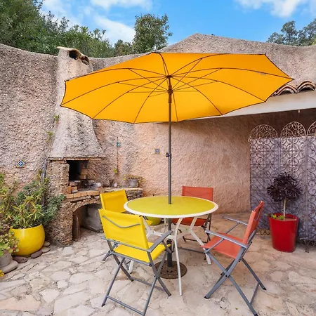 Bastidon Avec Terrasse Vue Holiday home